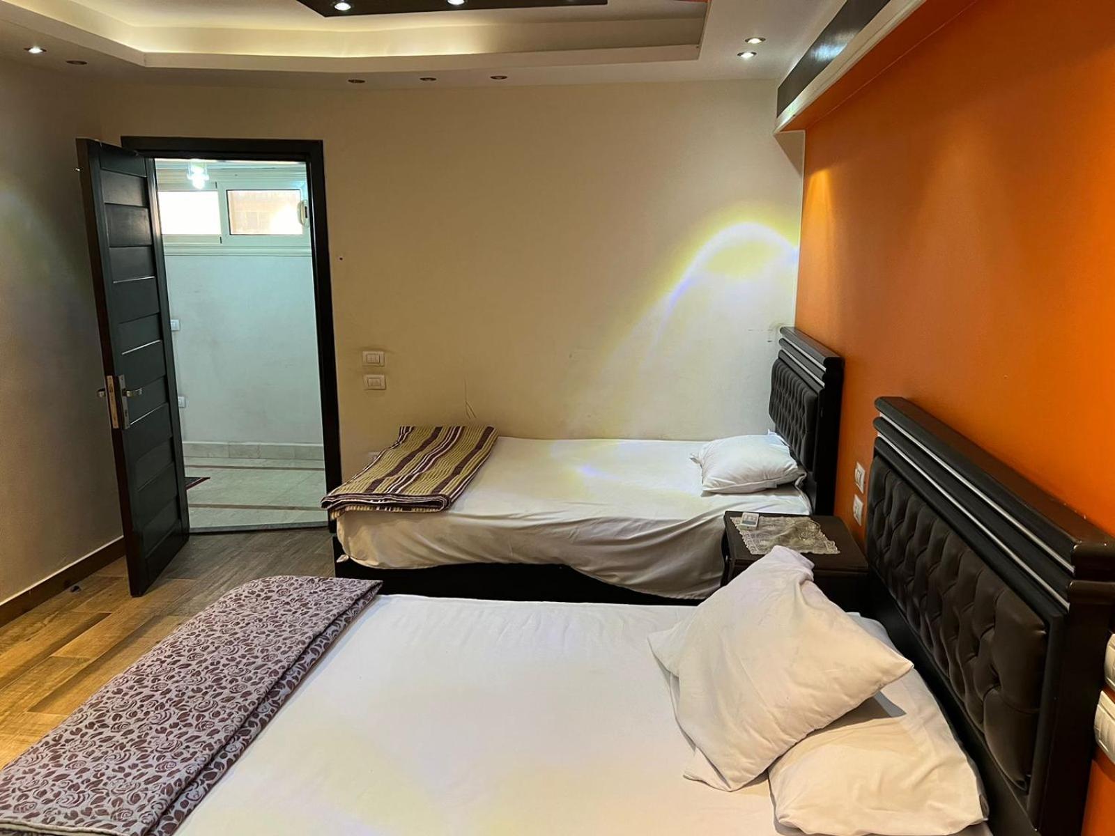 Apartment شقة فندقية على النيل مباشر بالمعادى ٣ غرف ٣ حمام Cairo