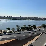 شقة فندقية على النيل مباشر بالمعادى ٣ غرف ٣ حمام