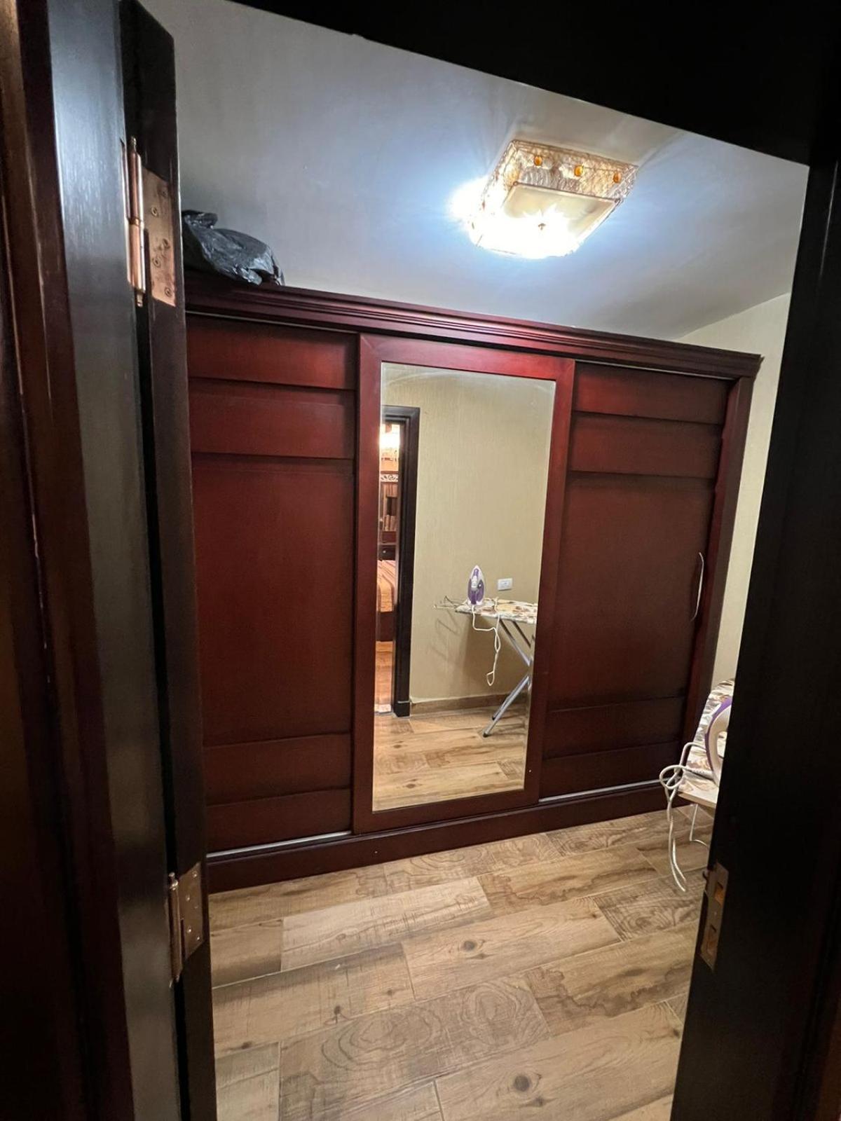Apartment شقة فندقية على النيل مباشر بالمعادى ٣ غرف ٣ حمام *