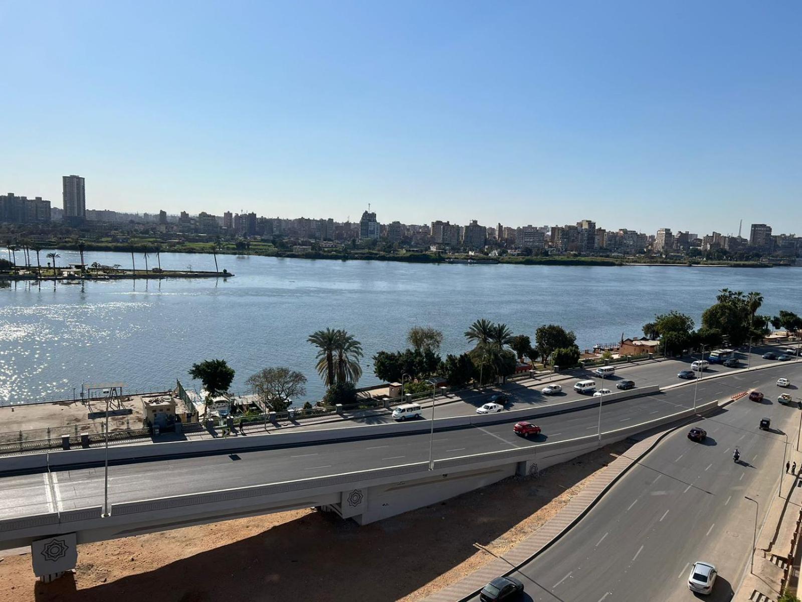 شقة فندقية على النيل مباشر بالمعادى ٣ غرف ٣ حمام