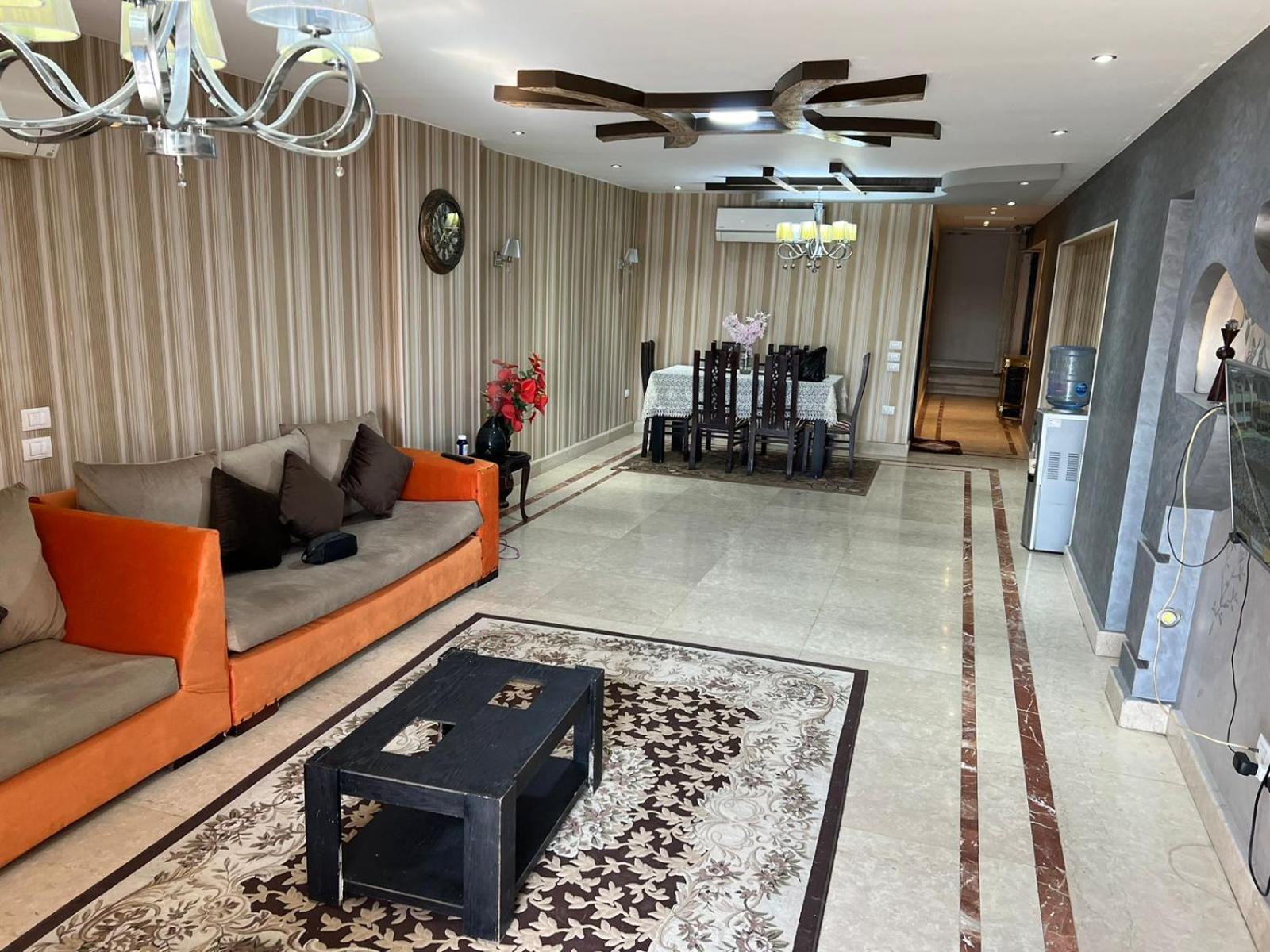 Apartment شقة فندقية على النيل مباشر بالمعادى ٣ غرف ٣ حمام Cairo